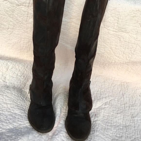 Boots - Picture 2 of 5